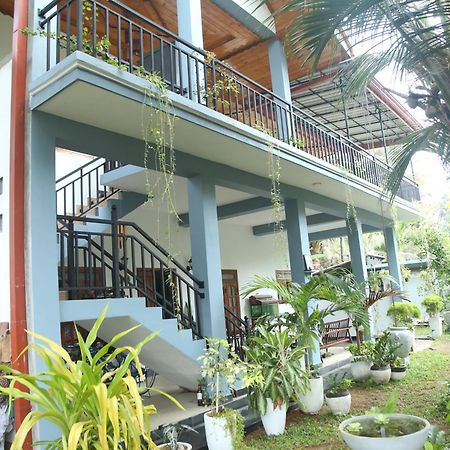 Rose Fort Homestay Jaffna Exteriör bild