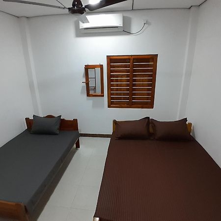 Rose Fort Homestay Jaffna Exteriör bild