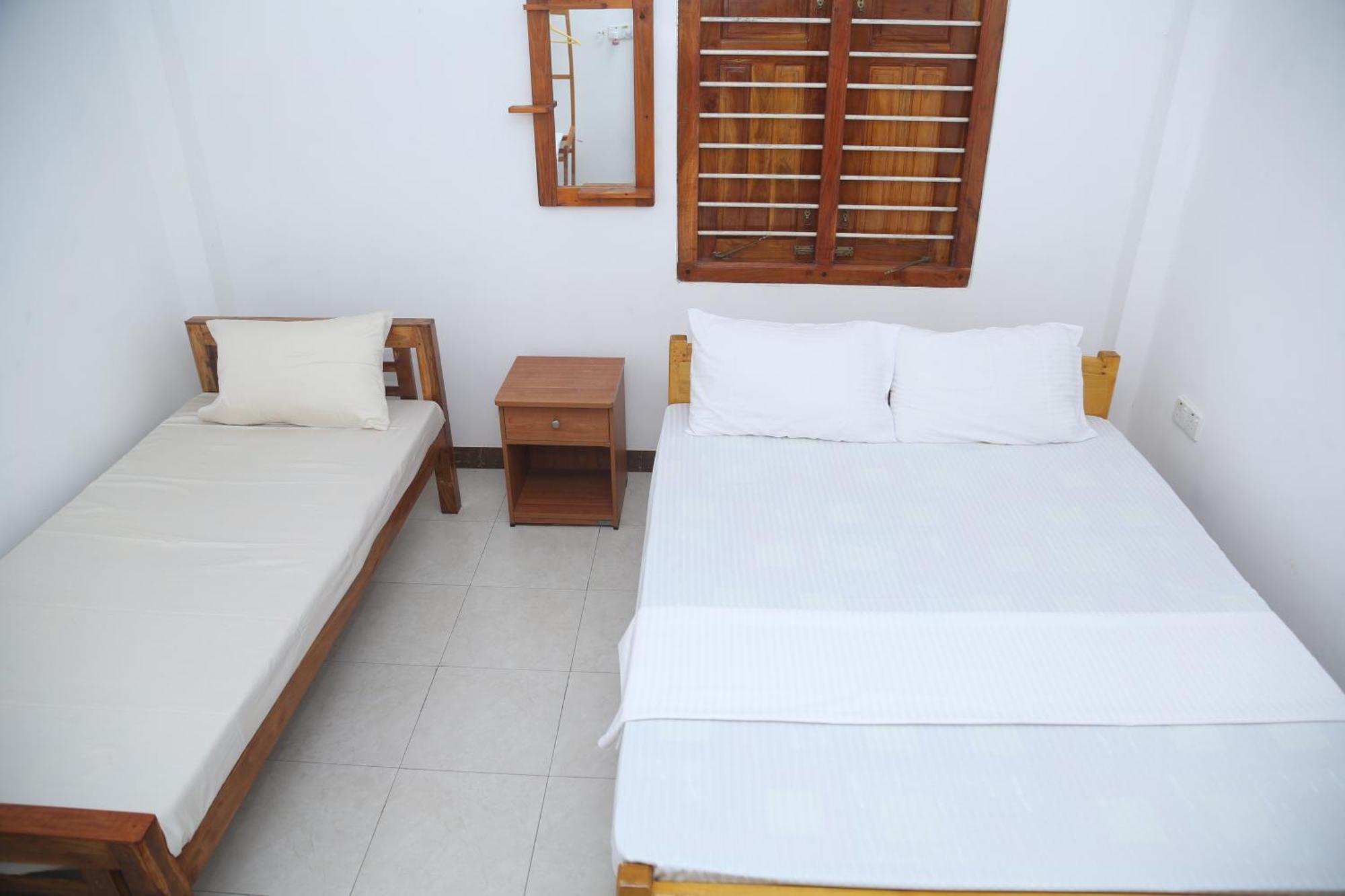 Rose Fort Homestay Jaffna Exteriör bild