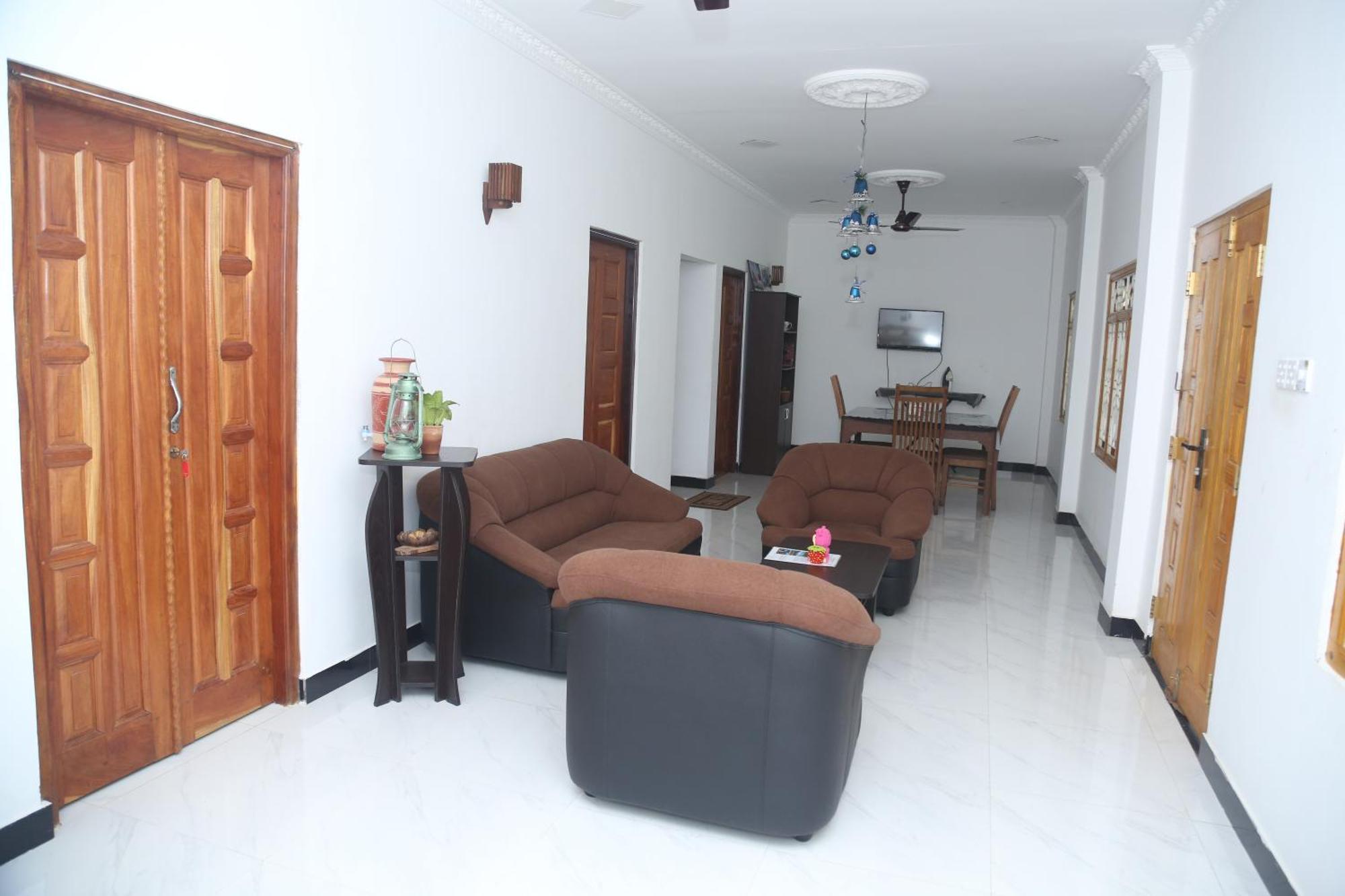 Rose Fort Homestay Jaffna Exteriör bild